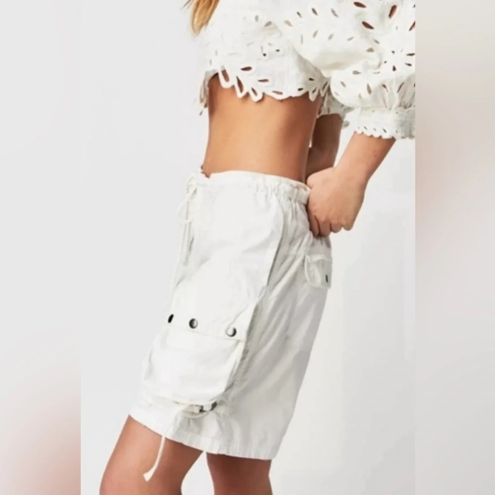 ⚡️NWOT Free People Moon Bay Parachute Cargo Shorts - Picture 4 of 16